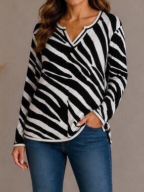 Westbound Black Zebra‎ Sweater nwt